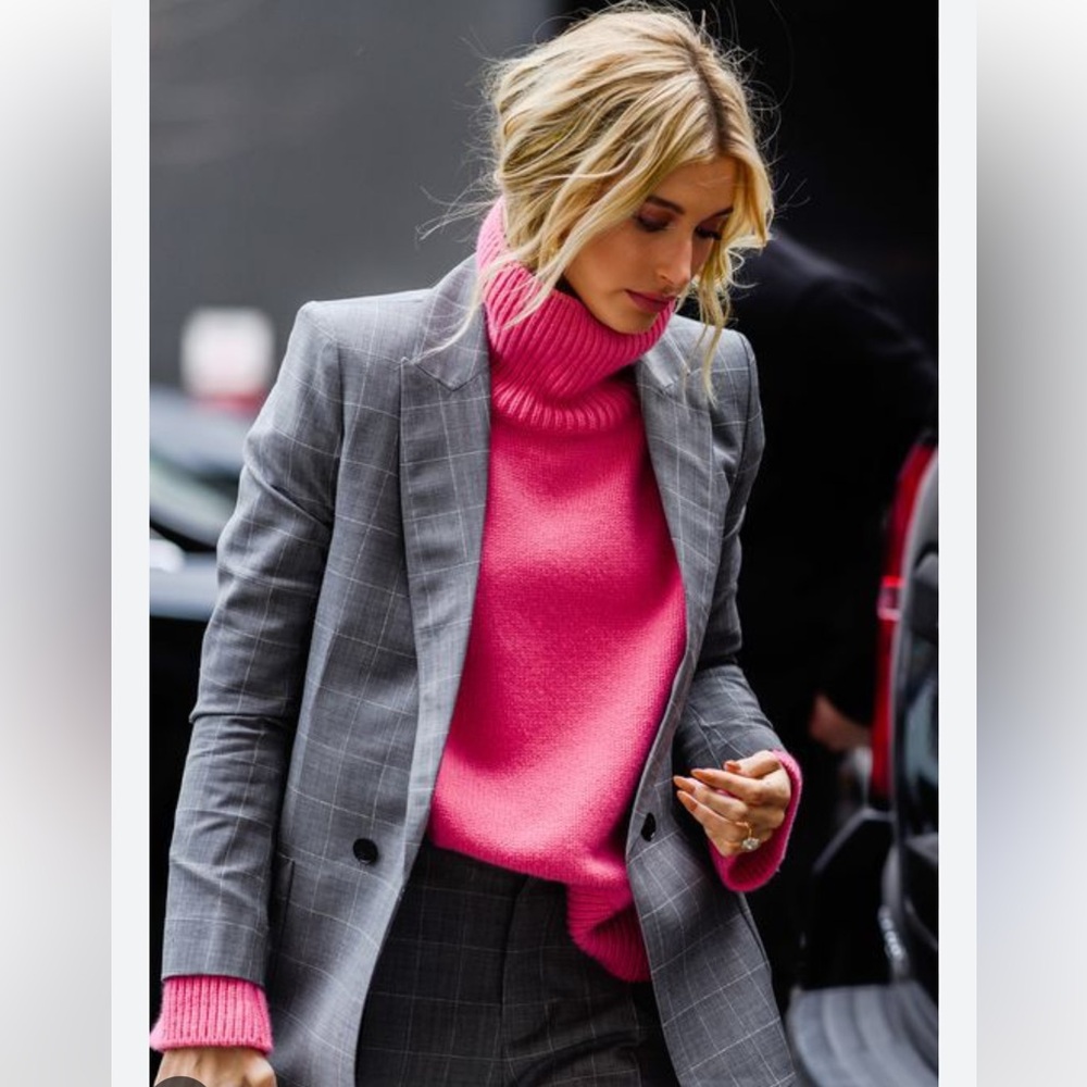 Bottega Venetia Cashmere Pink Turtleneck Sweater Hailey Bieber Famous